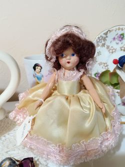 Vintage Doll 5 1/2 inchs from the 40's /50's