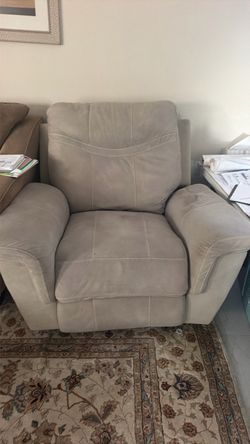 Rocking electric recliner