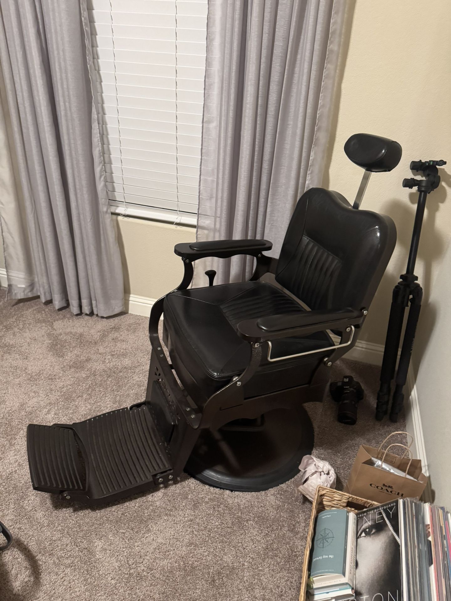 Like New Barber Chair