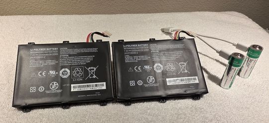 Rechargeable Batteries - Simplo 7.4V 5300mAh Li-Polymer & Delipow 1.5V USB AA