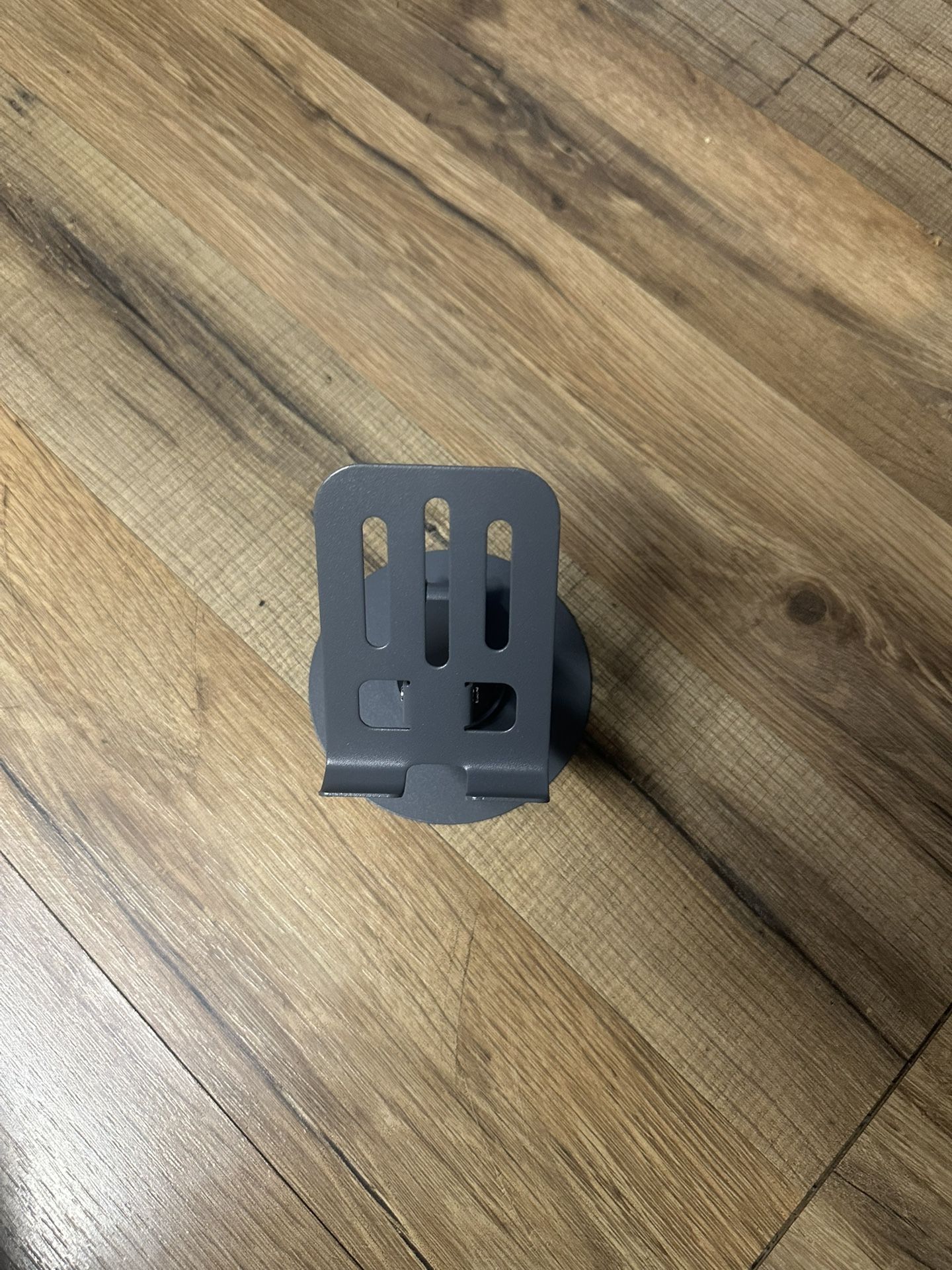 iPhone Desktop Metal Brachet To Hold Your Phone