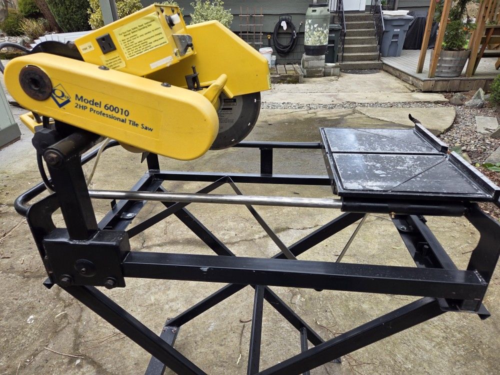 QEP 2hp Professional Tile Saw Model 60010