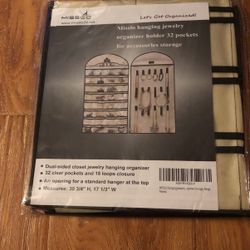 Hanging jewelry organizer
