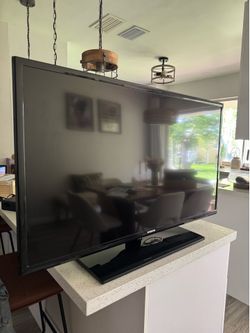 Samsung 40” TV + Vizio sound system