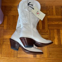 Selling White Cowgirl Boots 