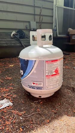 Gas tank