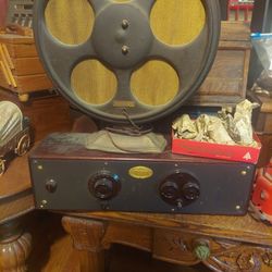 Antique 1920s Atwater Kent Radio And Speaker