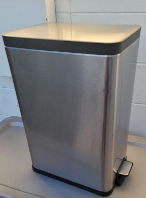 7.9 Gallon Slim Trash Can, Stainless Steel Kitchen Step Trash Can