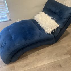 Breezy Blue Chaise!!