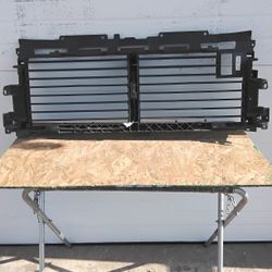 2024-2025 Chevy Silverado 2500 Front Airshutter 