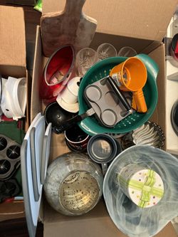 2 boxes of various kitchen/home items! 