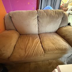 FREE LOVESEAT