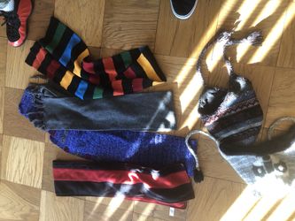 Hats and scarfs (4) scarfs (2) hats
