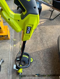 RYOBI ONE+ 18V 13 in. Cordless Battery String Trimmer/Edger (Tool Only)