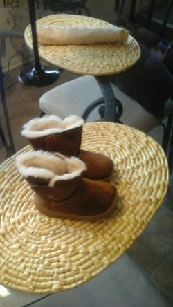Girls uggs