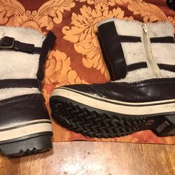 Women’s Winter Boots Size 9 Snow/ Rain