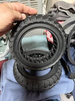 Electric scooter tires