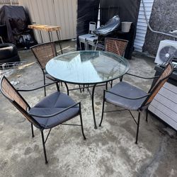 Glass Top Patio Table With Chairs 