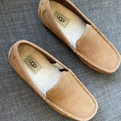Men’s UGG Slippers Size 7 New!