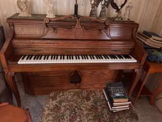 Wurlitzer Vintage Walnut Piano