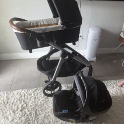 Graco Modes Nest 2 Grow  Stroller +bassinett