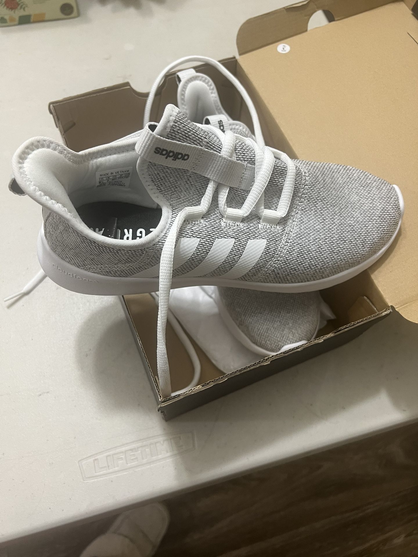 Women Adidas 8 And Half Size New