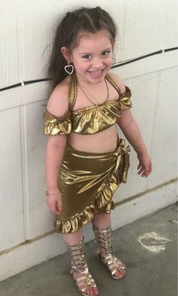 Model Chic Fashionista! Gold Girlys! Like New! Size 5T Youth Instagram-Baddy Outfits, OMG SO CUTE!
