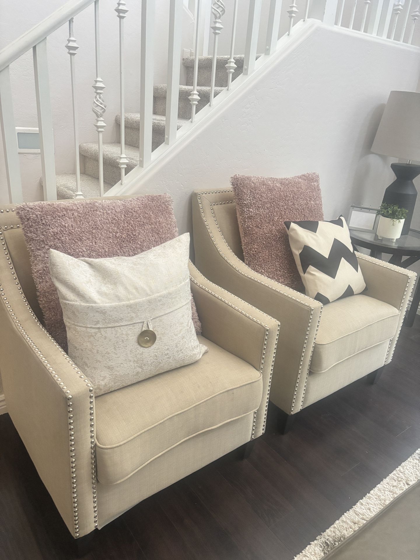 Accent Chairs,take Offers!!