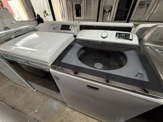 Maytag Large Capacity Agitator Washer & Dryer Set