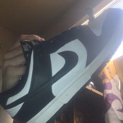 Panda Dunks 75$ Size 11