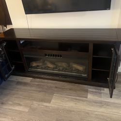 Tresanti Hutch/electric Fireplace For Sale