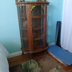 China/curio Cabinet