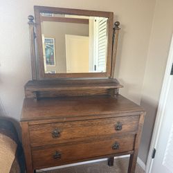 Antique Vanity With Mirror