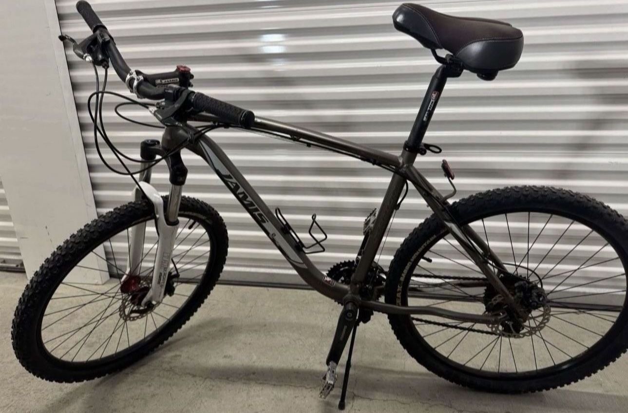 Jamis Durango Mountain Bike in Excellent Condition