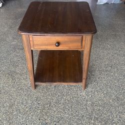 End Table / Night Stand 