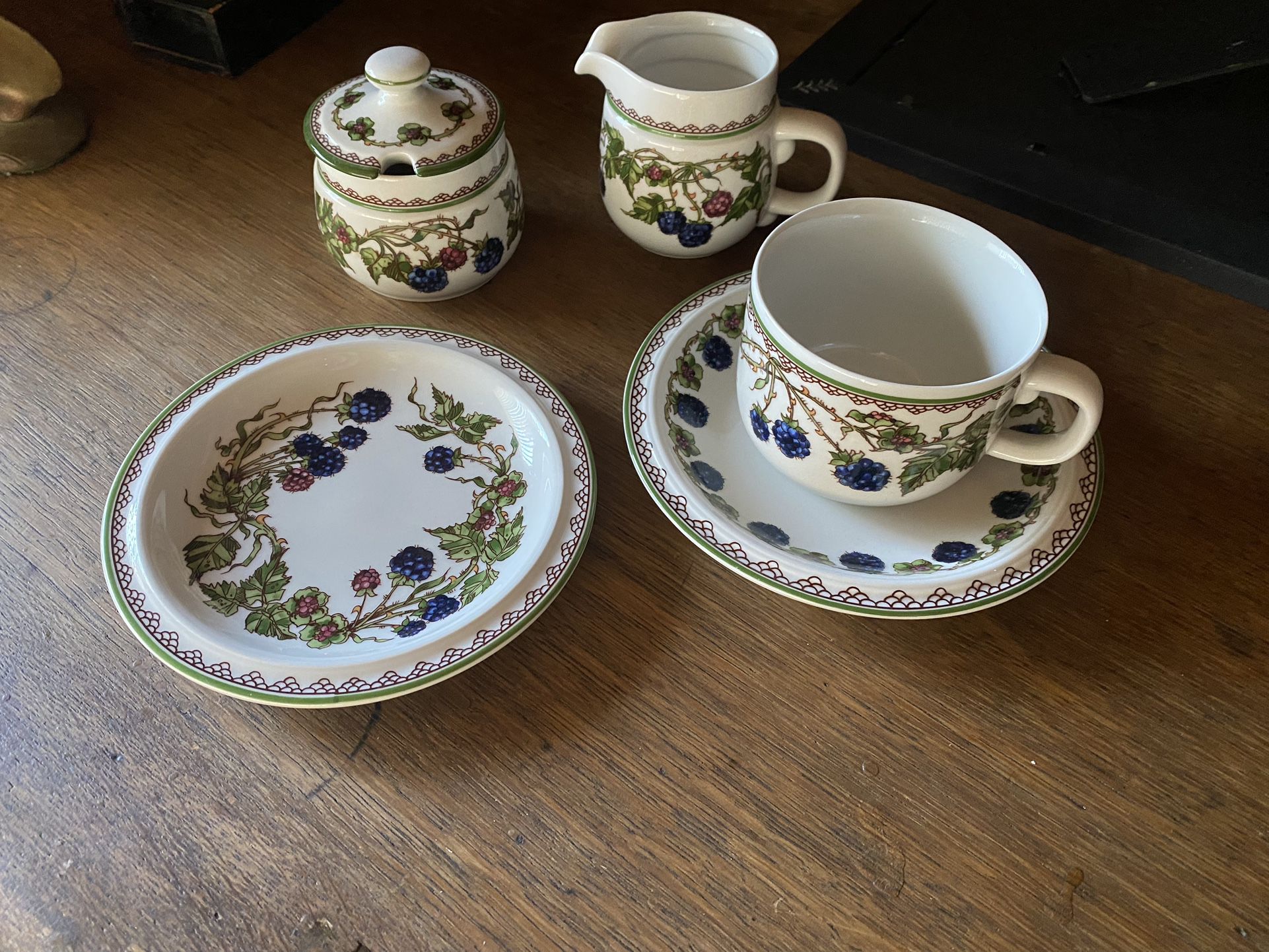 Coffee Set For 4 by Göbel, Manufacturer Oeslauer . Brombeere 