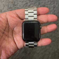 Apple Watch Series SE 