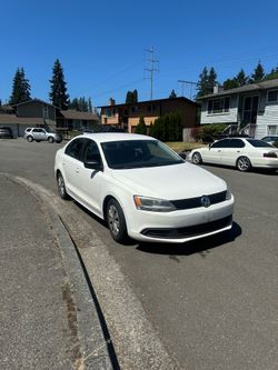 2013 Volkswagen Jetta S• 2.0L I-4