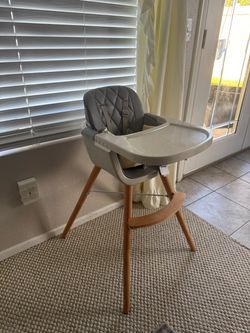 Modern Baby High Chair with Wood Legs