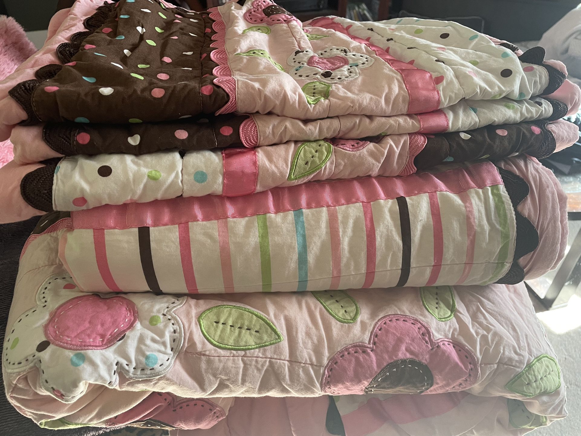 Pink And Brown Quilted Girls Bed Set (2)