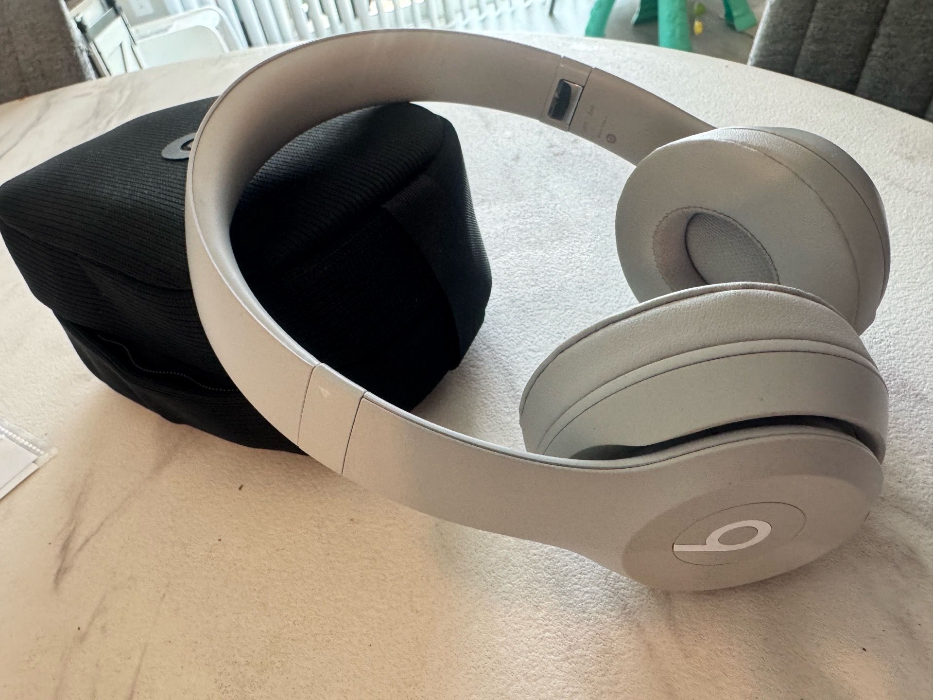 Beats Solo 4 brand new