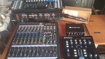 Mixers bundle. All operational. Take all for 1 price.