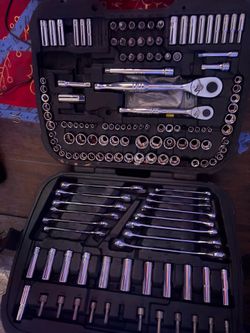Husky 185 pieces