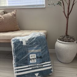 9x12 huge area rug. Brand new! Unopened !