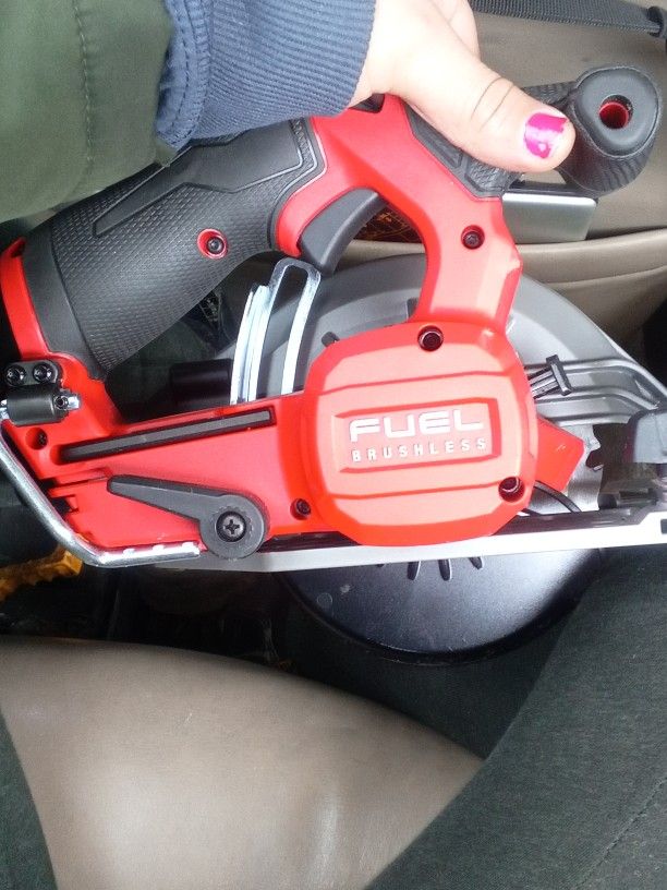 Milwaukee  5 3/8 Circular Saw.  [ Tool 2521-20]