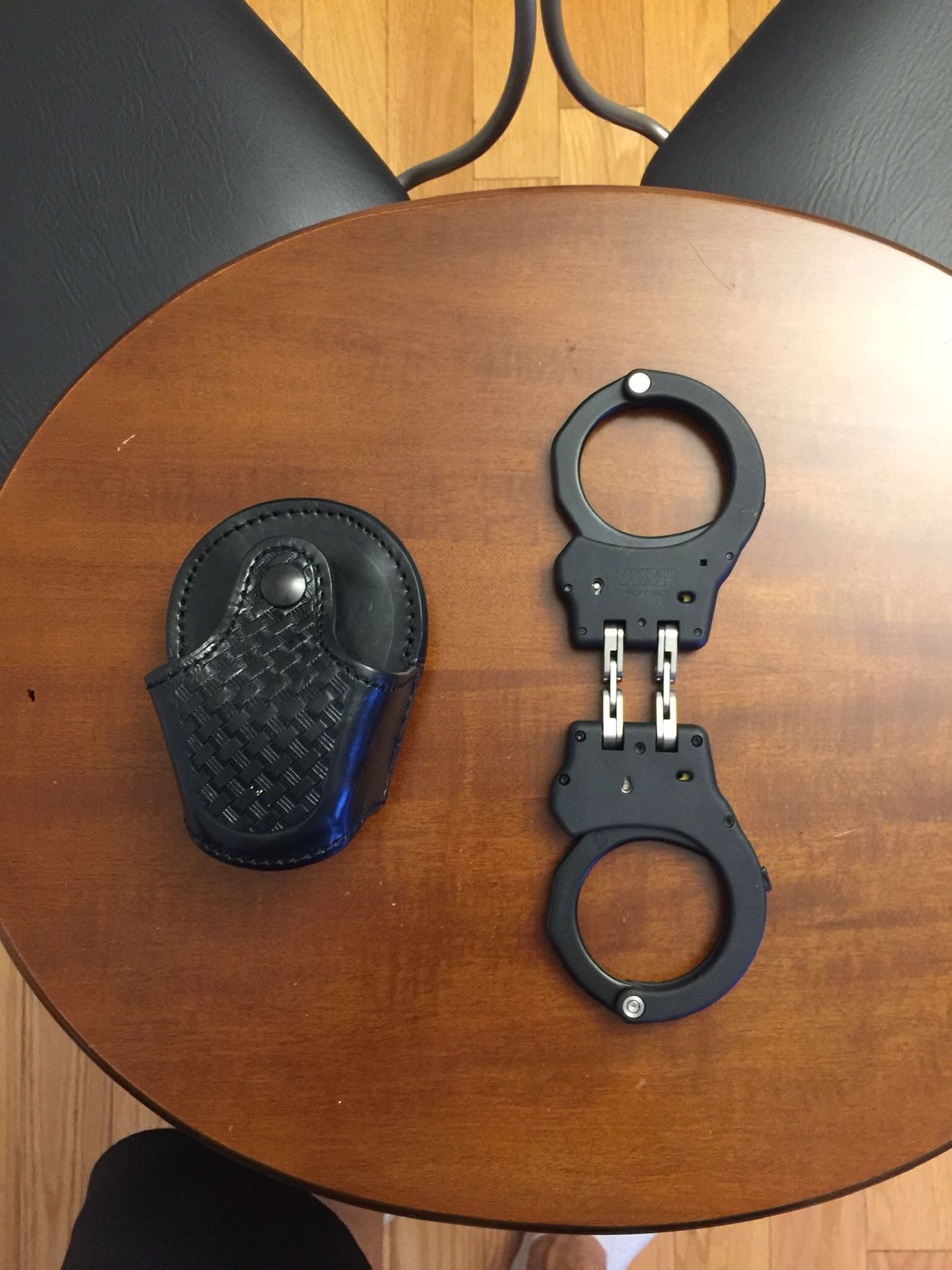 ASP handcuff and case
