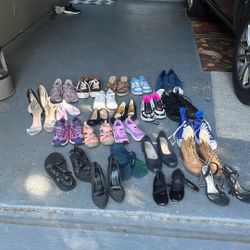 Zapatos De Diferentes Medidas De Mujer , Niñas Y De Hombre