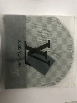 Grey checkered beanie with bag no tag