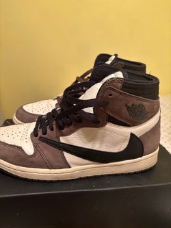 Jordan 1 Travis Scott used size 11 no box comes with extra laces