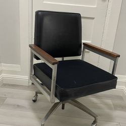 MCM CASTER CHAIR 